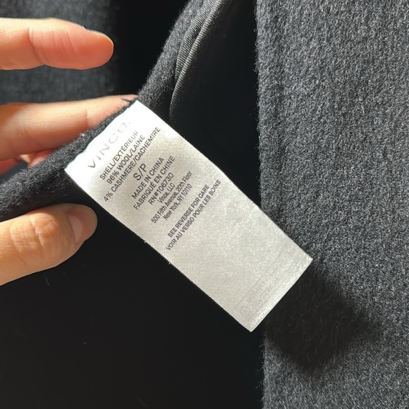 VINCE - Black fine wool belted coat - Picture 3 of 5